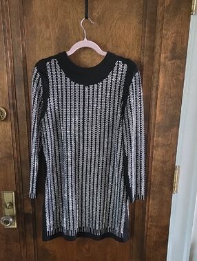 Black and White Long Sleeve Knit Dress